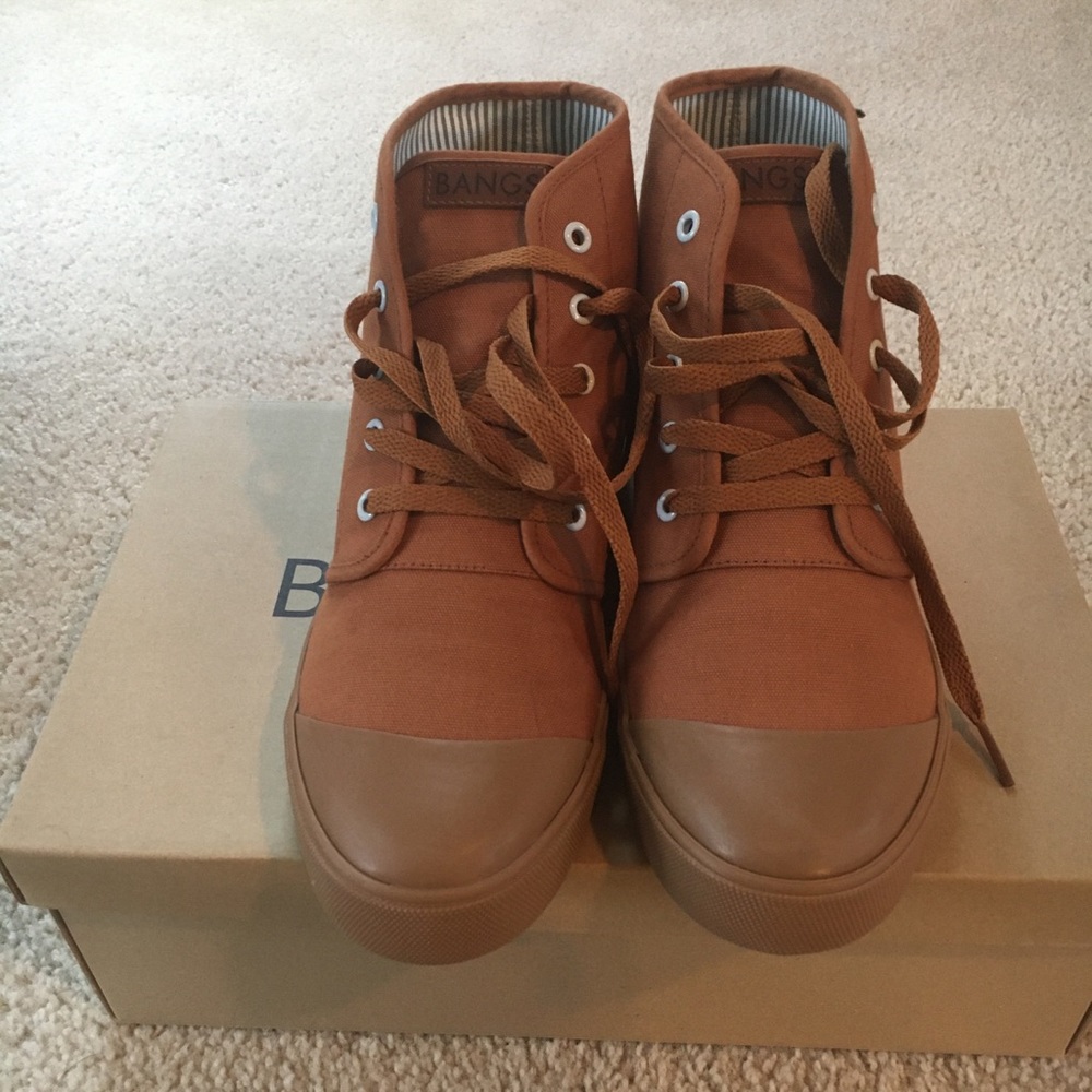 Men’s high top shoes